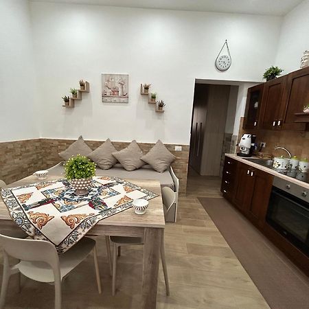 Home Love Palermo Bagian luar foto